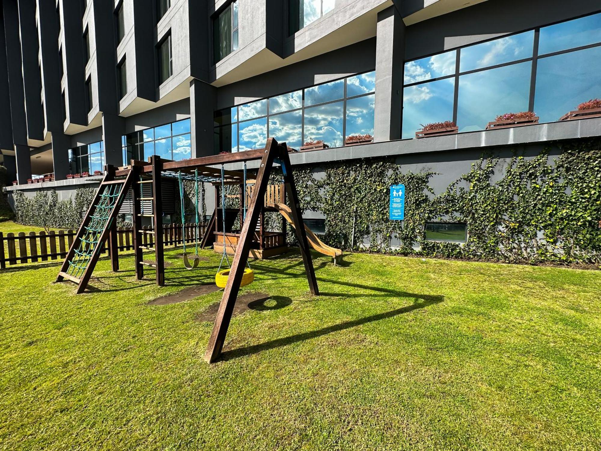 Wyndham Quito Airport Ξενοδοχείο Puembo Εξωτερικό φωτογραφία Playground at the hotel