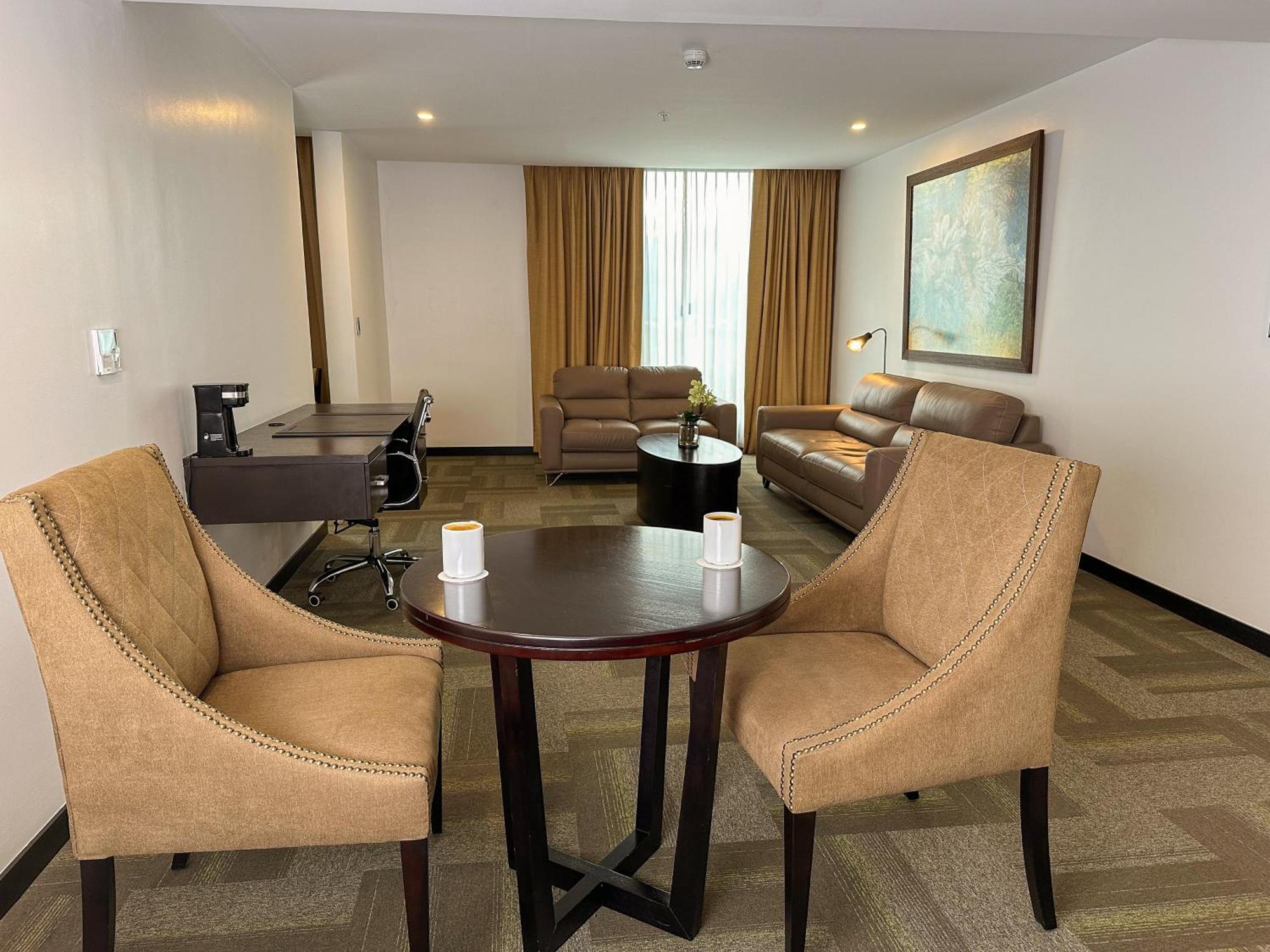 Wyndham Quito Airport Ξενοδοχείο Puembo Εξωτερικό φωτογραφία Suite at the hotel