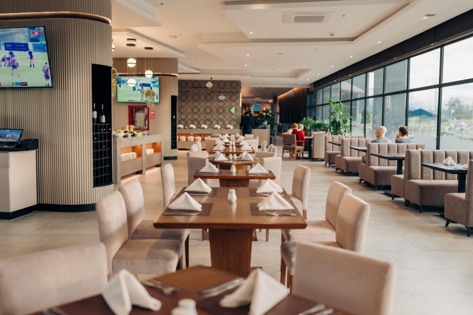 Wyndham Quito Airport Ξενοδοχείο Puembo Εξωτερικό φωτογραφία The lounge at Tan Son Nhat International Airport