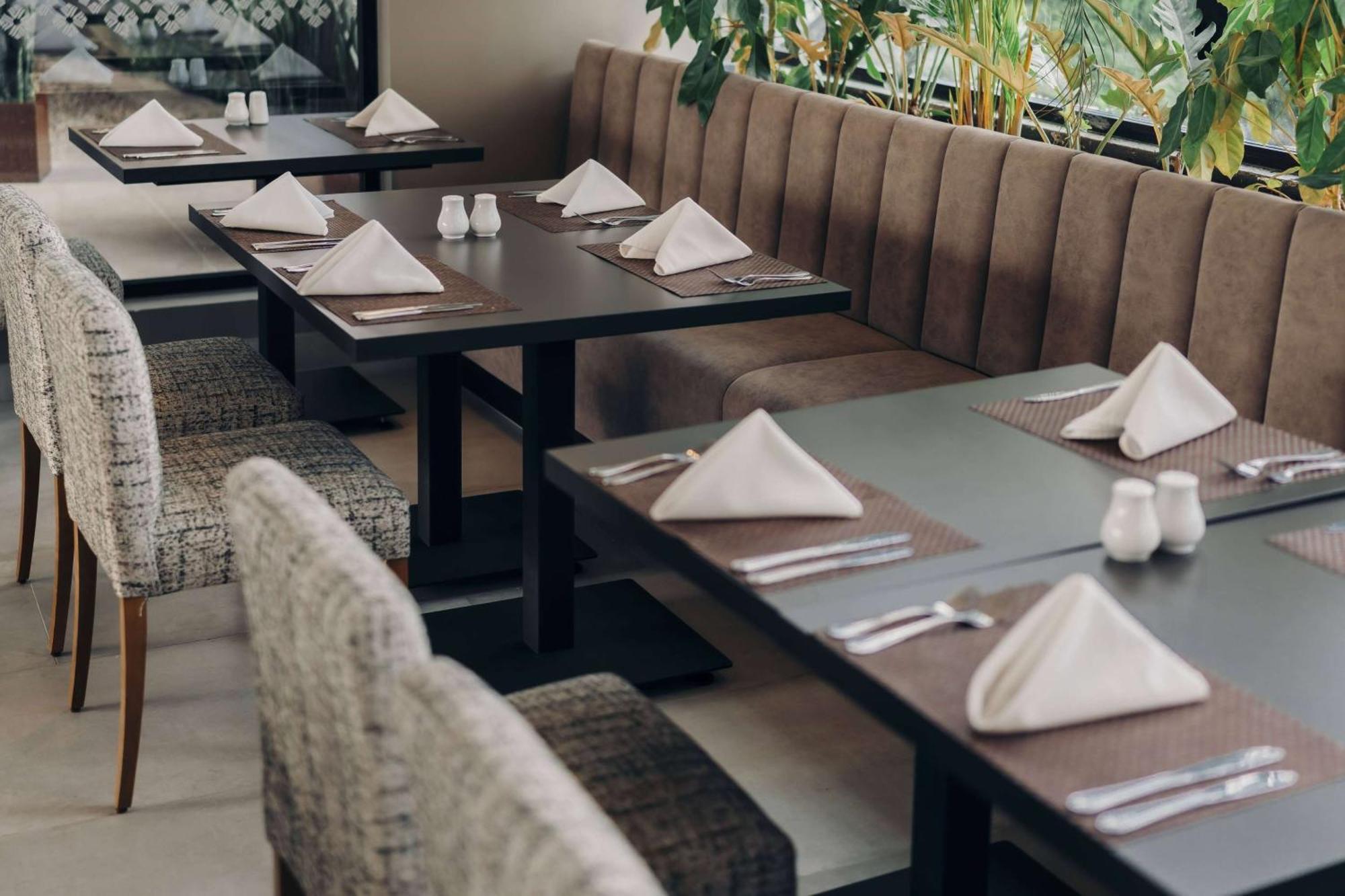Wyndham Quito Airport Ξενοδοχείο Puembo Εξωτερικό φωτογραφία Restaurant interior