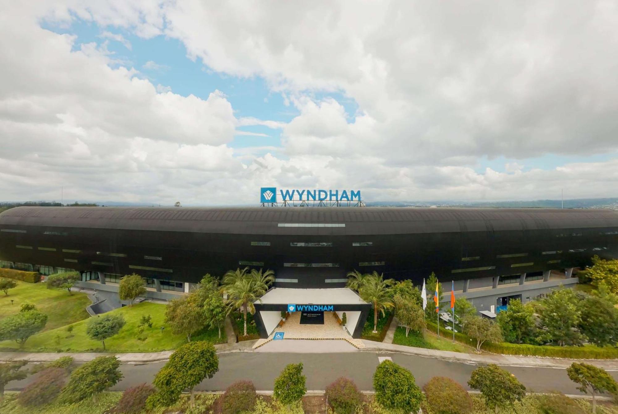 Wyndham Quito Airport Ξενοδοχείο Puembo Εξωτερικό φωτογραφία Wynnum campus